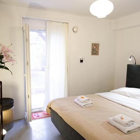 Quiet And Central Flat With Private Backyard Garden Athen Eksteriør bilde