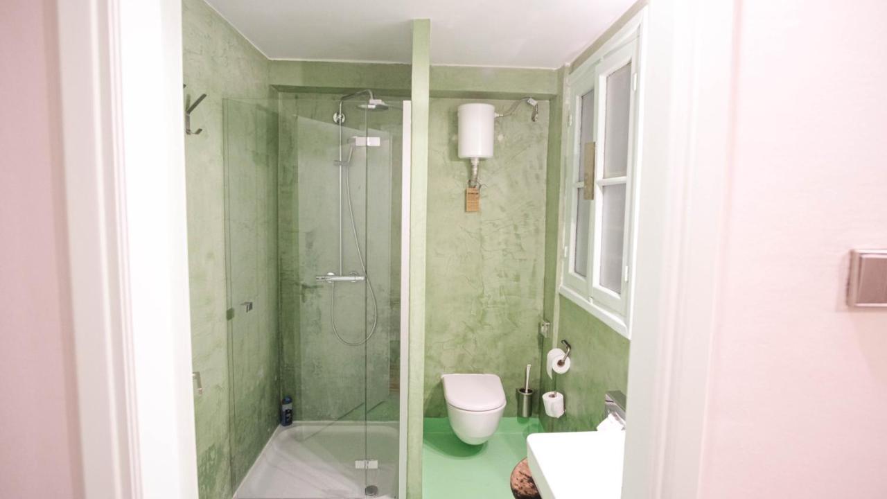 Quiet And Central Flat With Private Backyard Garden Athen Eksteriør bilde