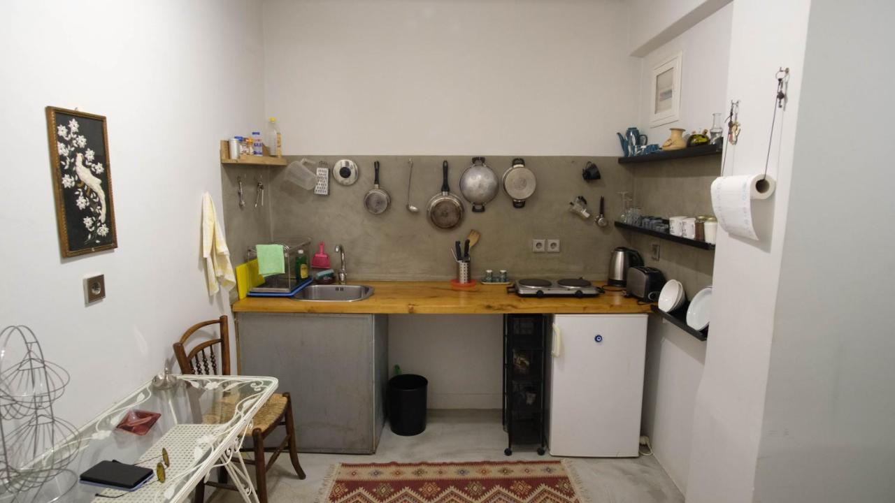 Quiet And Central Flat With Private Backyard Garden Athen Eksteriør bilde