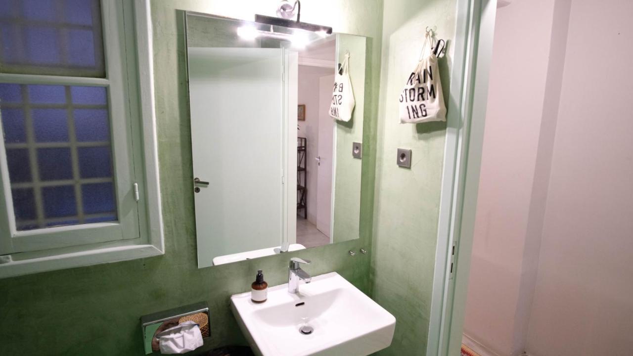 Quiet And Central Flat With Private Backyard Garden Athen Eksteriør bilde