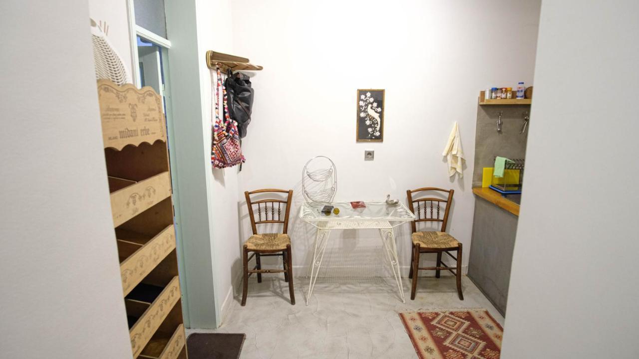 Quiet And Central Flat With Private Backyard Garden Athen Eksteriør bilde
